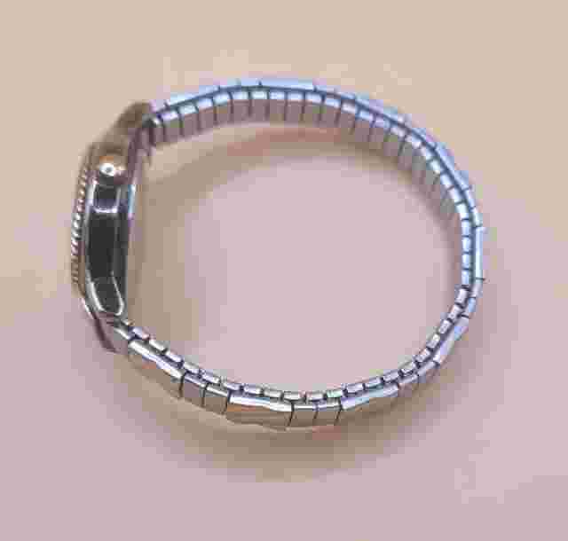 Vintage Carriage Timex Watch Women Round White Dial Gold Tone Indiglo UNTESTED