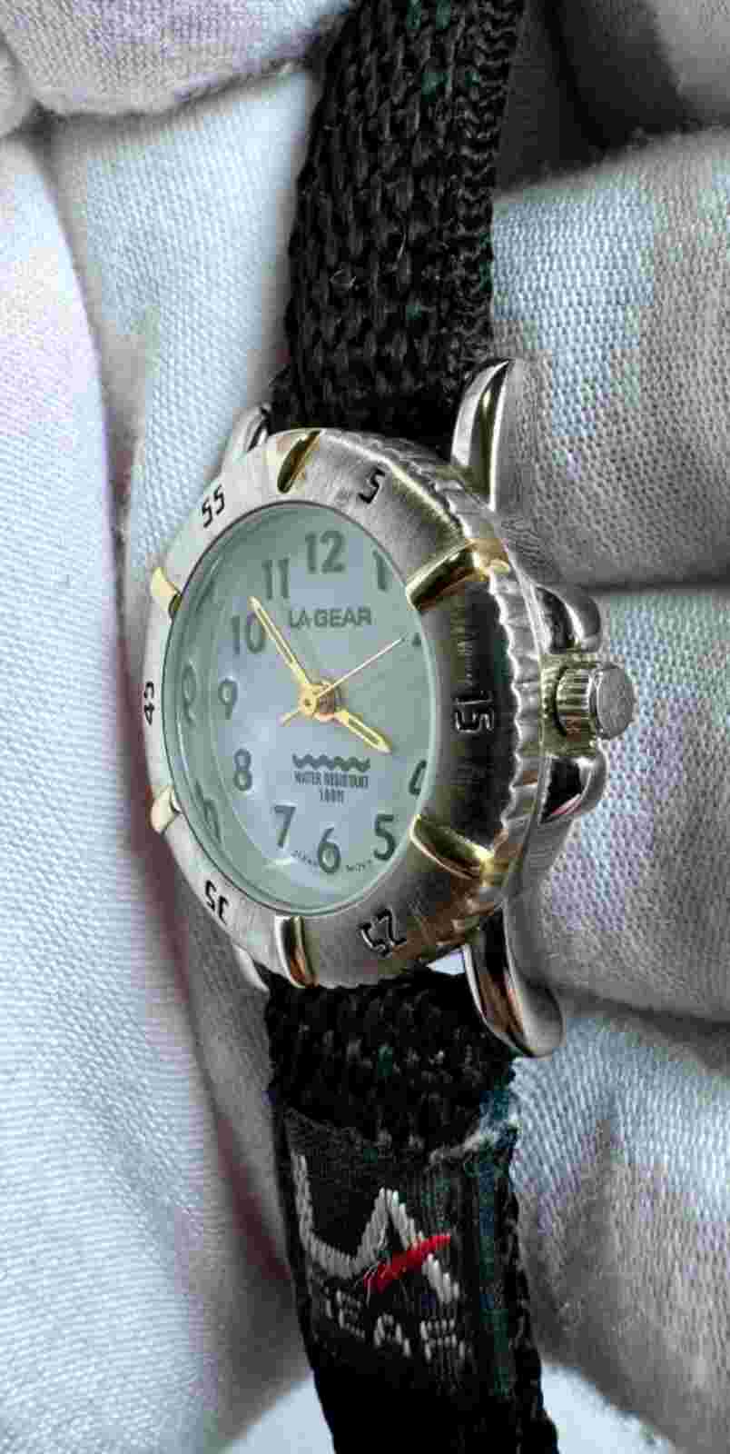 LA Gear Women's Diver Style Analog Watch/ Nylon Band 26mm