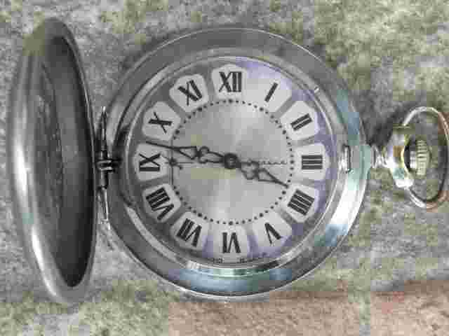 Vintage Molnija Molnia PETER the FIRST 18 Jewels USSR Mechanical Pocket Watch.
