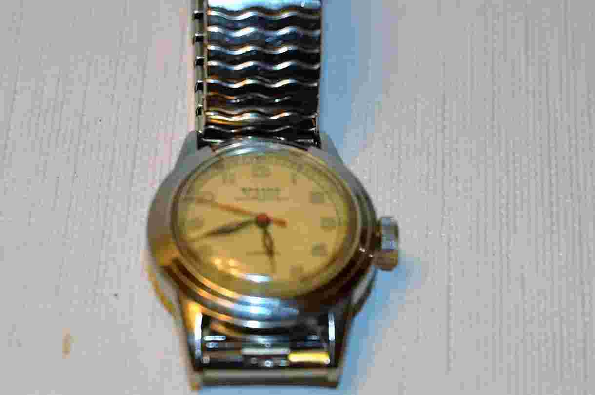 MEN'S WWII ERA  RODANA MILITARY STYLE WRISTWATCH good condition pre-1949
