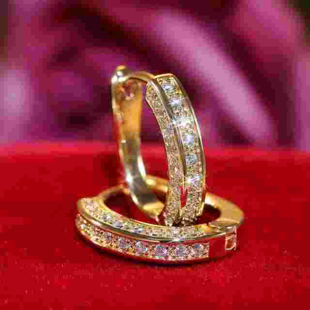 Orecchini a goccia rotondi con strass