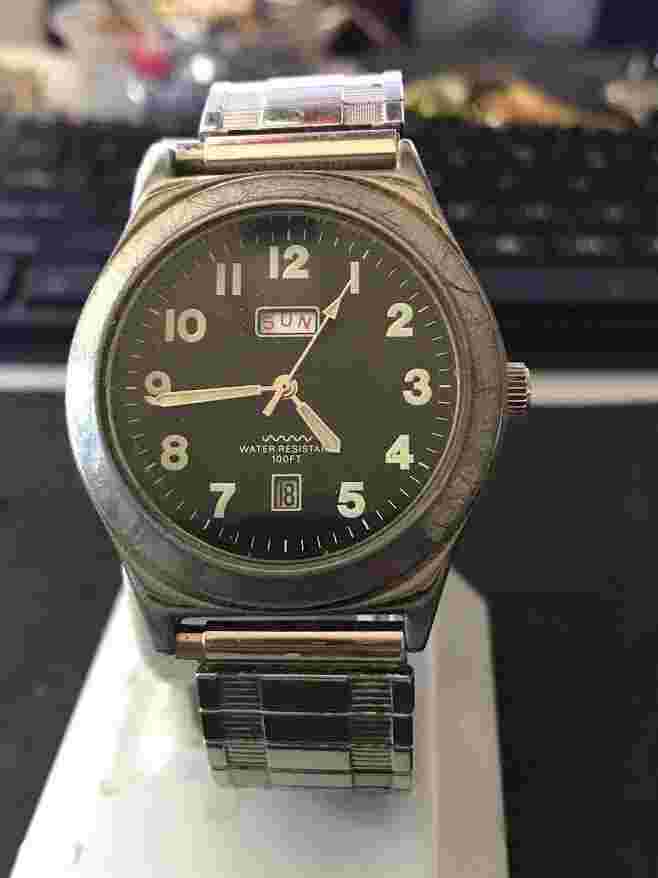 Puritan Advance 40mm Black Dial Day/Date Men's Watch Run, New Battery (#1544)