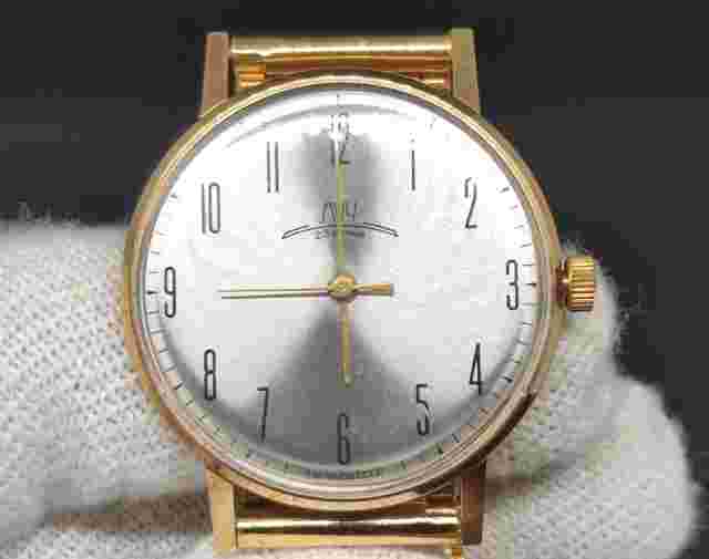 NEW Wrist watch gilded USSR "Luch" 23 stones and new gilded strap.