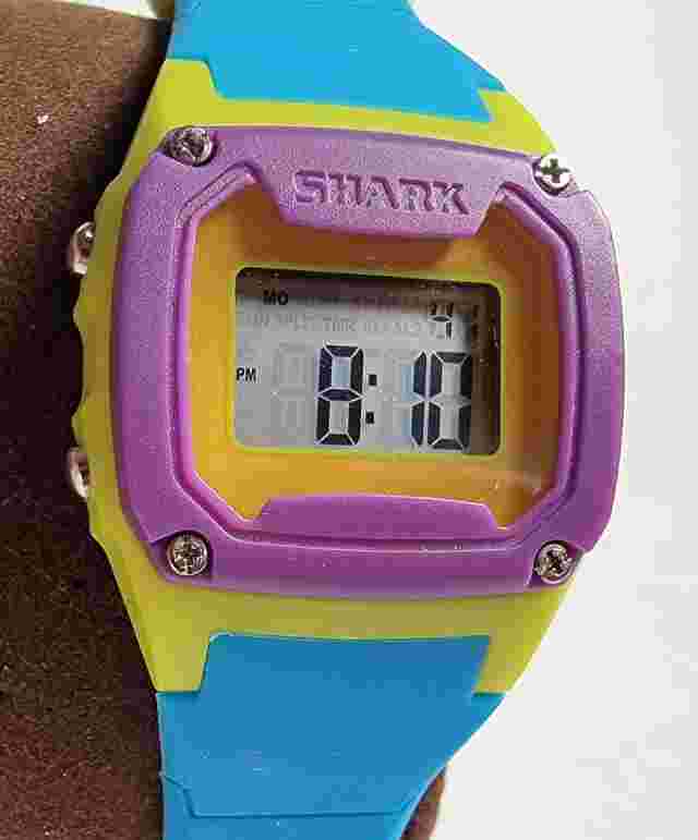 VTG Shark Freestyle LCD quartz 30mm watch 102274 100m water resistant rubber