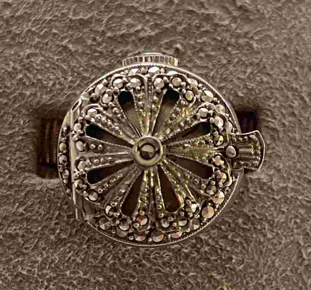 Vintage Carl Bucherer Ring Watch Marcasite Covered Peek a Boo 800 Silver Works