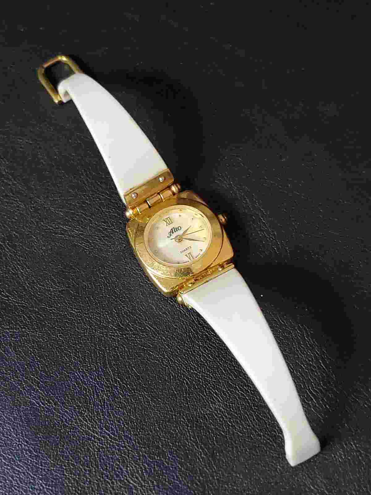 Alto Women's Quartz Watch with Mother of Pearl Dial - NOT RUNNING - Sold as is