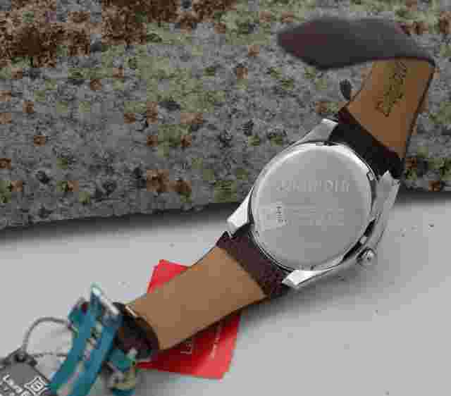 Stylish Laura Biagiotti watch quartz - leather strap - brown - butterfly clasp