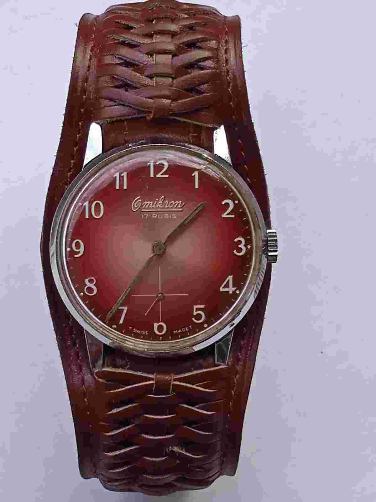 Vintage OMIKRON 17 Rubis 6325 Red Dial RARE