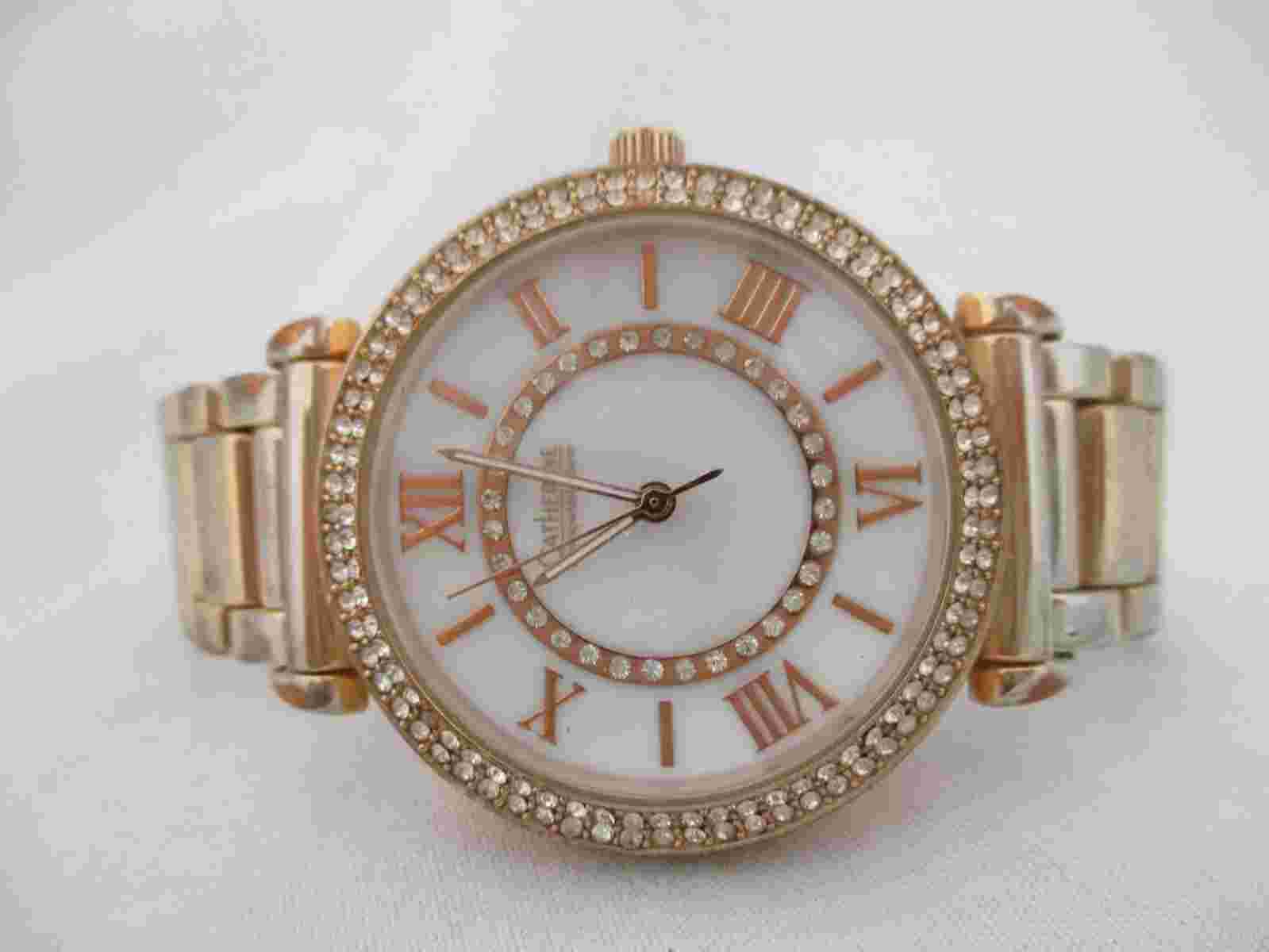 Catherine Malandrino Women's Gold Toned Link Band Analog Watch *Working*