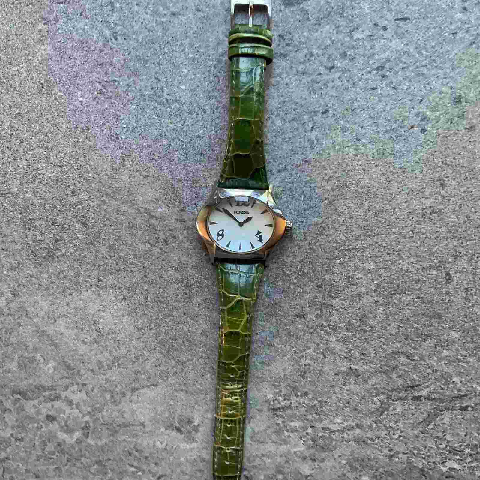 Beautiful Honora Womens Watch 39mm Stainless Steel Case W/Mother Of Pearl Dial Z