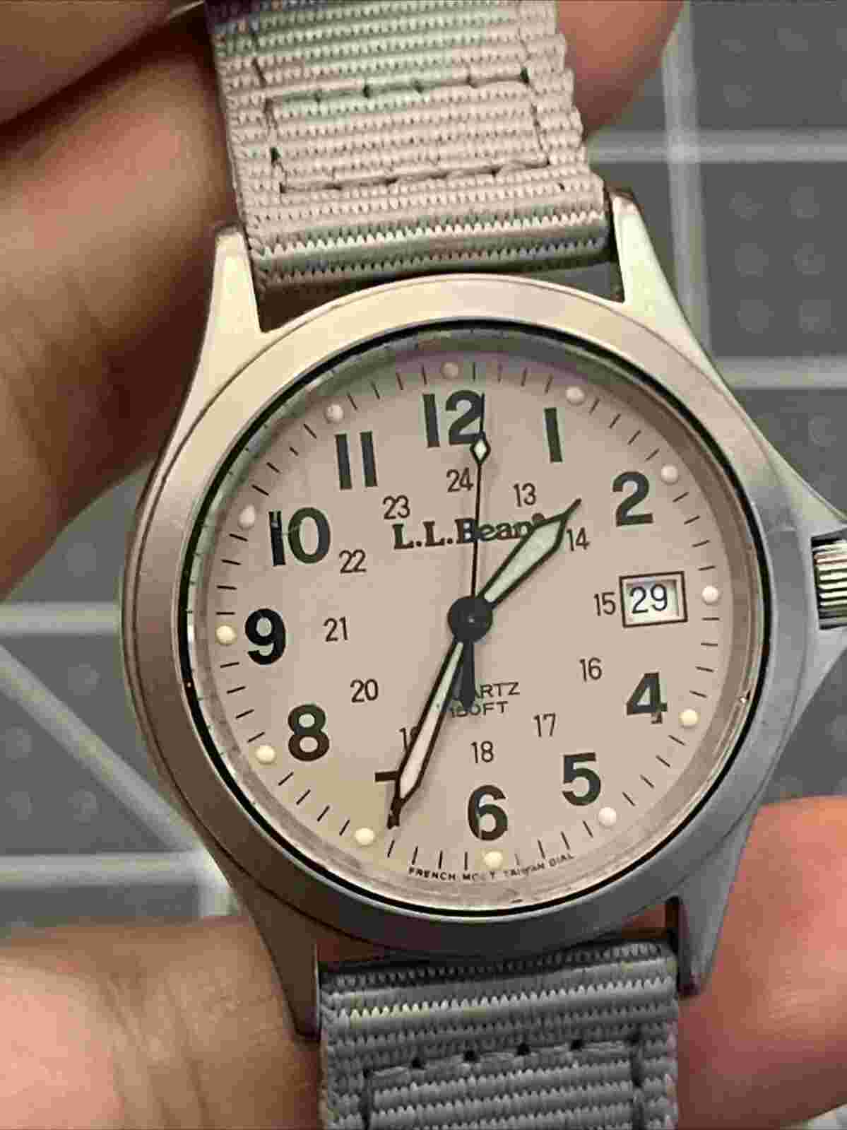 Rare L.L.Bean Quartz military Khaki men's watch 85323XY-595 runs well 34mm