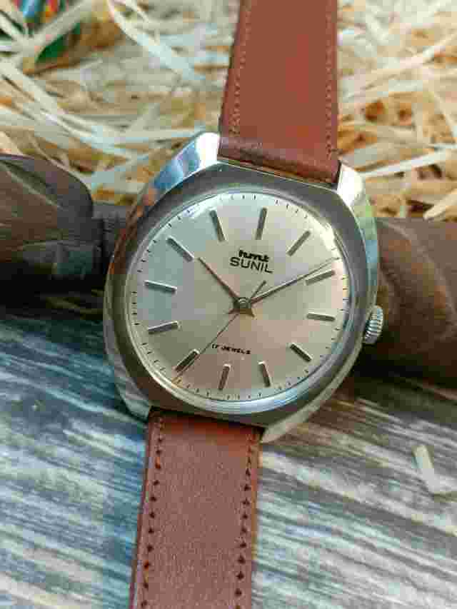 AUTHENTIC H.M.T SUNIL RARE ORIGINAL 17 JEWELS MEN'S MINT WINDING VINTAGE WATCH