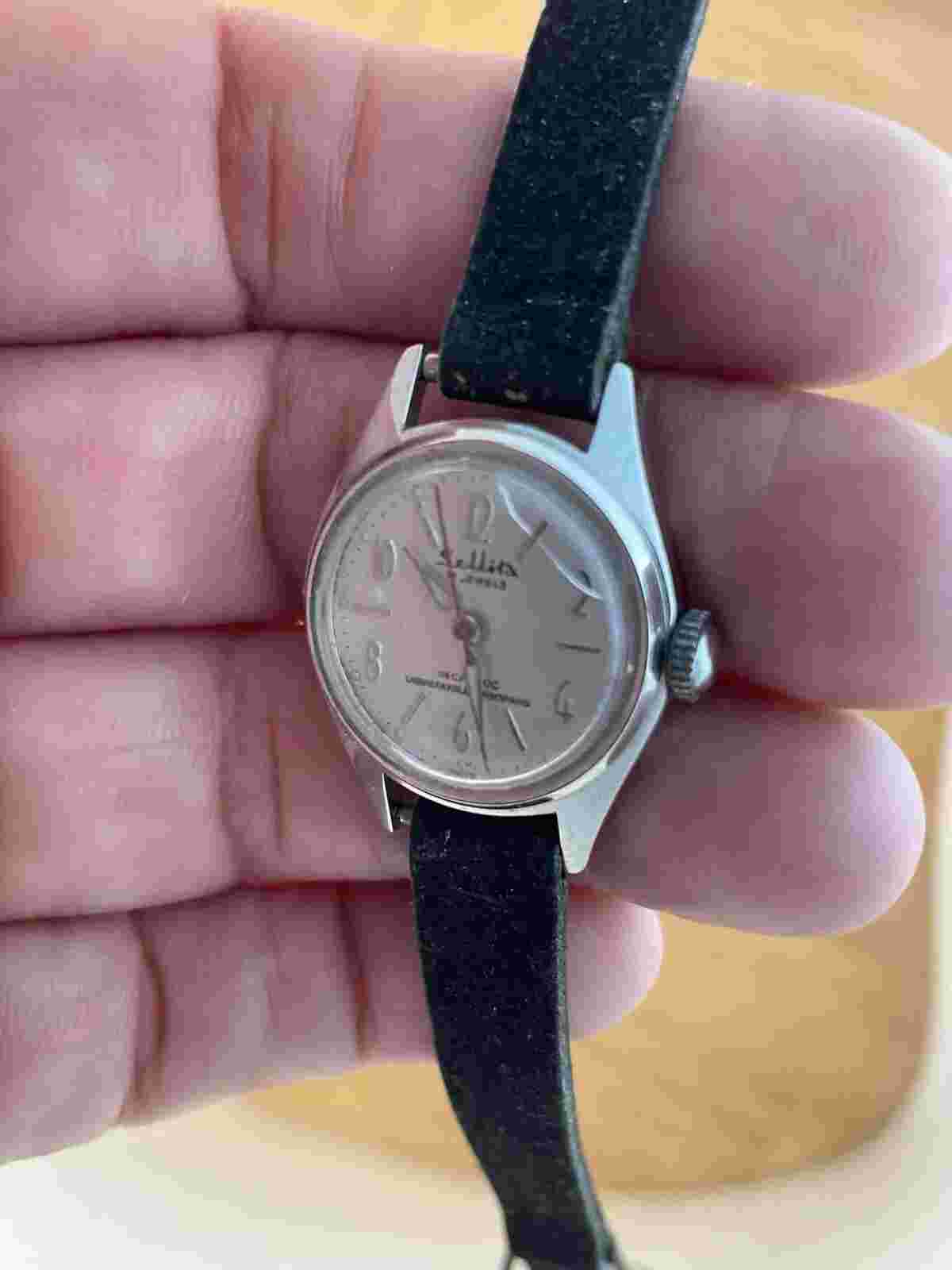 Vintage Sellita Incabloc Ladies Watch Small 23mm Manual Wind Mechanical RunsWell