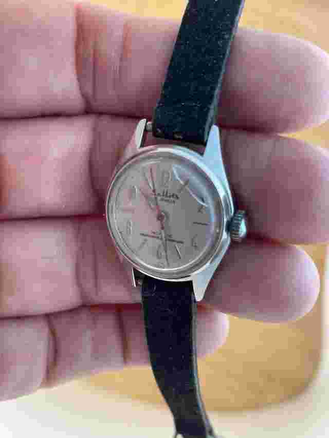 Vintage Sellita Incabloc Ladies Watch Small 23mm Manual Wind Mechanical RunsWell