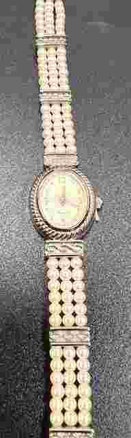 Avon Quartz Watch AV031QB Silvertone & Faux Pearl Band Extra Link Stainless Back