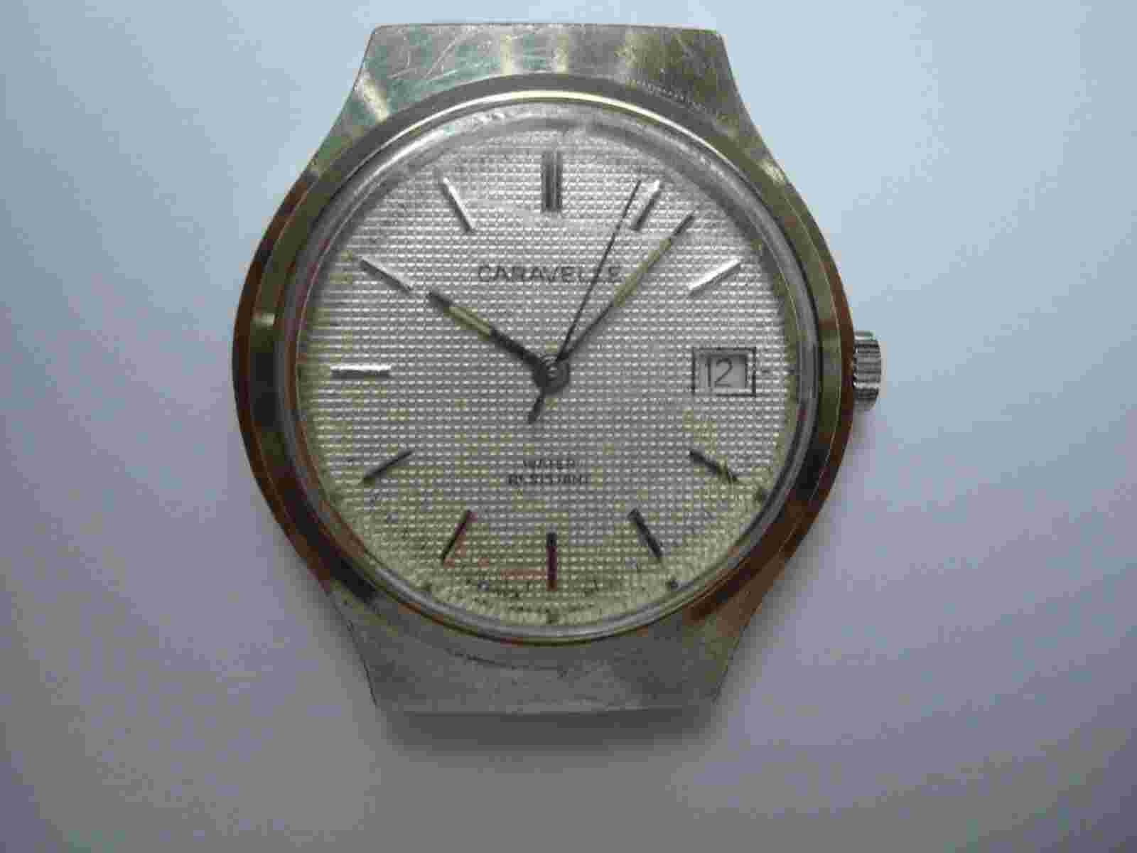 Caravelle Bulova Men's Watch 17j. Manual Wind Up Date Textured Dial 1970's Runs