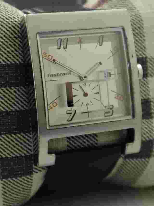Casual Fastrack Men Sub-Second Silver Dial with Date Rectangle Case Quartz Watch