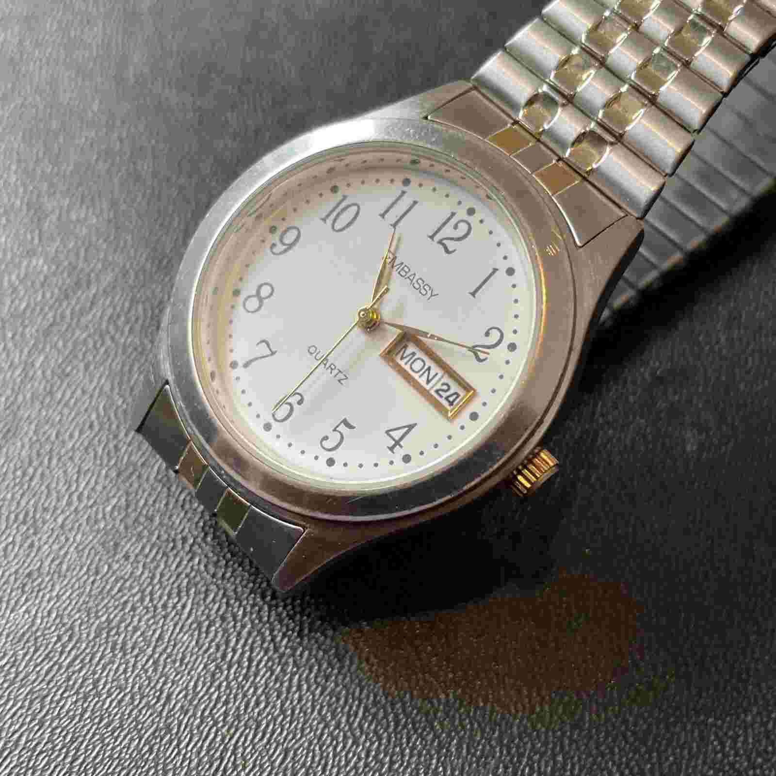 Vintage Embassy By Gruen Day/Date Quartz Watch New Battery President Flexo Steel