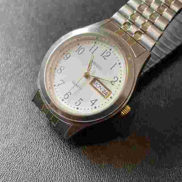 Vintage Embassy By Gruen Day/Date Quartz Watch New Battery President Flexo Steel