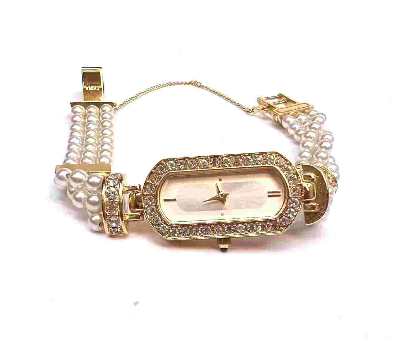 MAGNIFICENT ELIZABETH TAYLOR AVON EVENING STAR WATCH 'MUST SEE'
