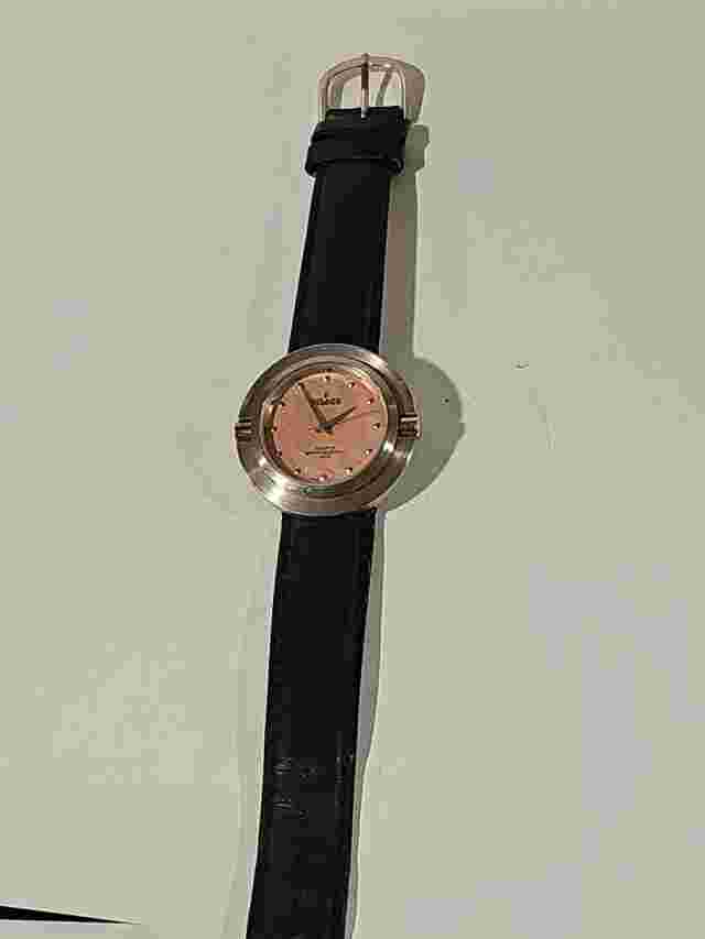 Women visage watch