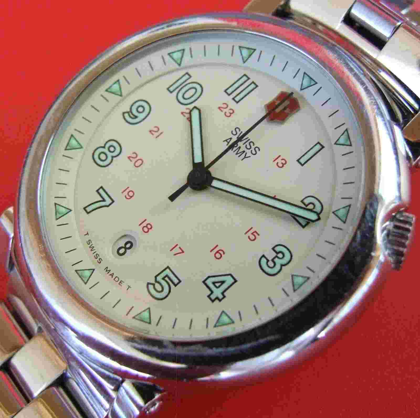 ULTRA Rare Mens SWISS ARMY DELTA 2 Polished Watch~Cream Dial~OEM SS Bracelet~EUC