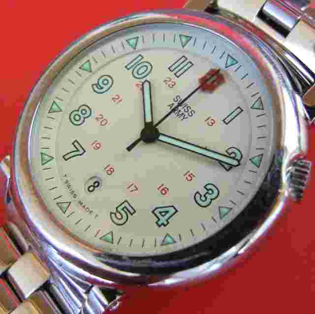 ULTRA Rare Mens SWISS ARMY DELTA 2 Polished Watch~Cream Dial~OEM SS Bracelet~EUC