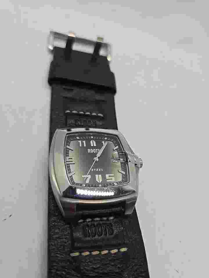 Roots Genuine Oem Leather Steinless Steel Dial Date Wrist Watch