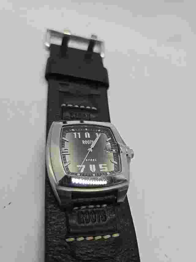 Roots Genuine Oem Leather Steinless Steel Dial Date Wrist Watch