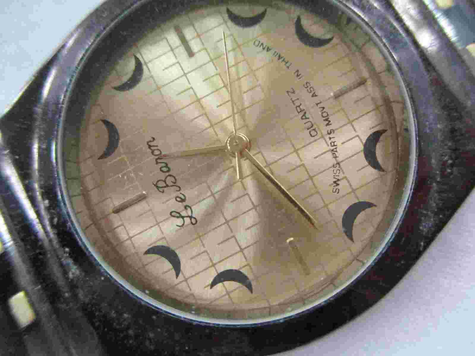 Le Baron Analog Wristwatch with Quartz Movement and Swiss Movement