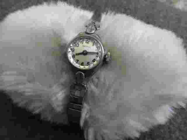 Vintage Signal Mechanical Wind Up Ladies Watch