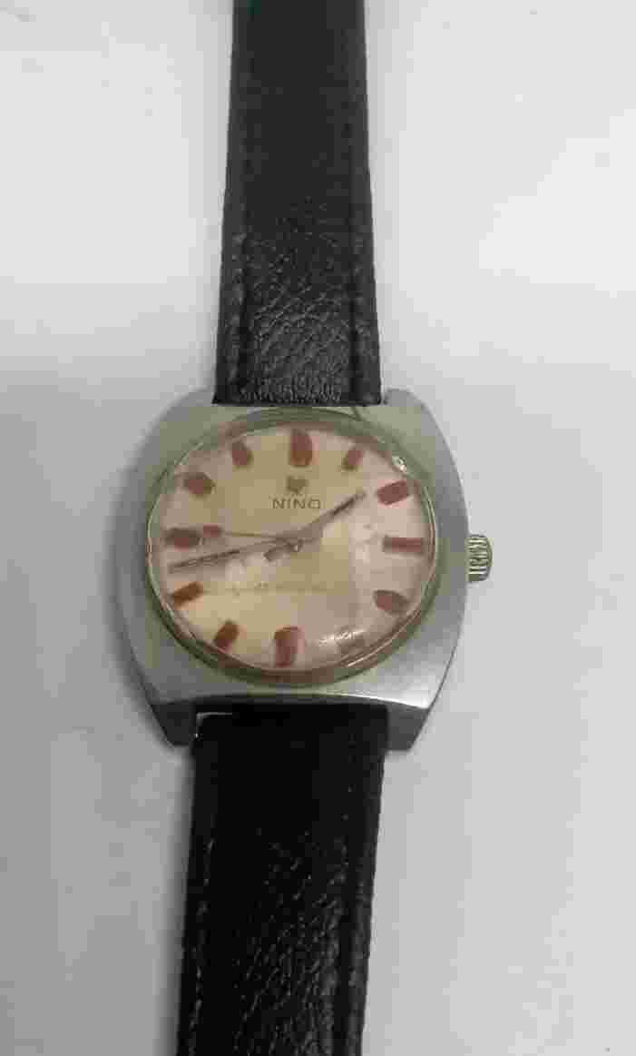 Vintage Nino  Manual  17 Jewels Swiss Made Wrist Watch. 34 mm.