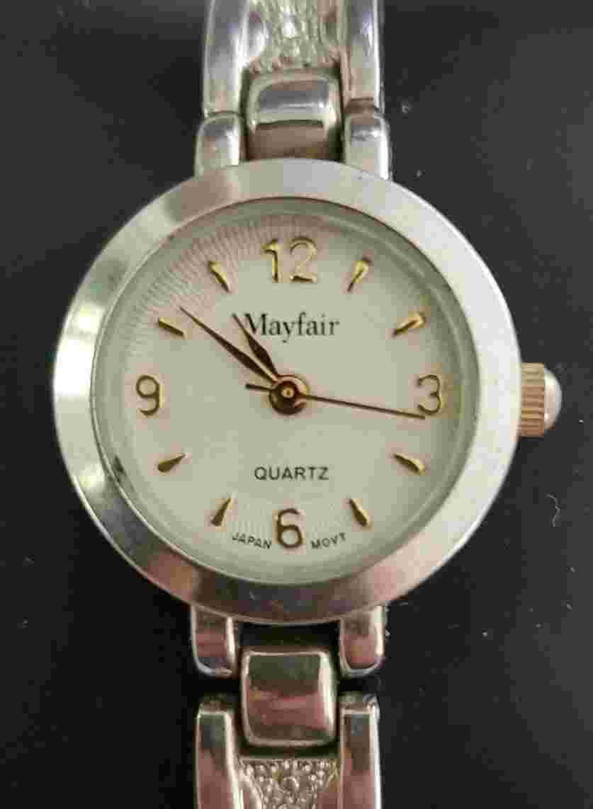 Mayfair Vintage Quartz Women's watch Metal band Japan Movement Working Good
