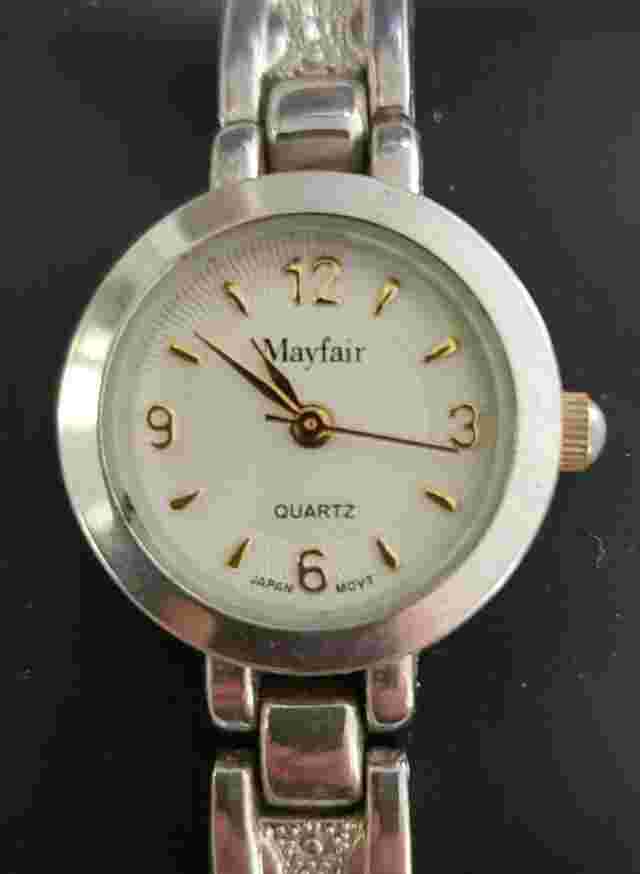 Mayfair Vintage Quartz Women's watch Metal band Japan Movement Working Good