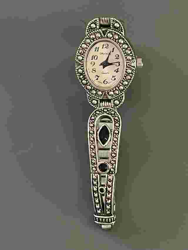 Vintage SASSON Silver-Tone Ornate Filigree Quartz Wristwatch Petite EUC