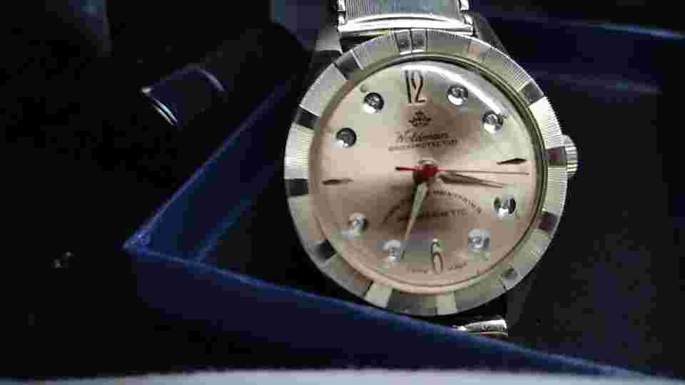 8 diamonds swiss made anti magnetic shock proof woldman wrist watch