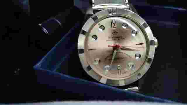 8 diamonds swiss made anti magnetic shock proof woldman wrist watch