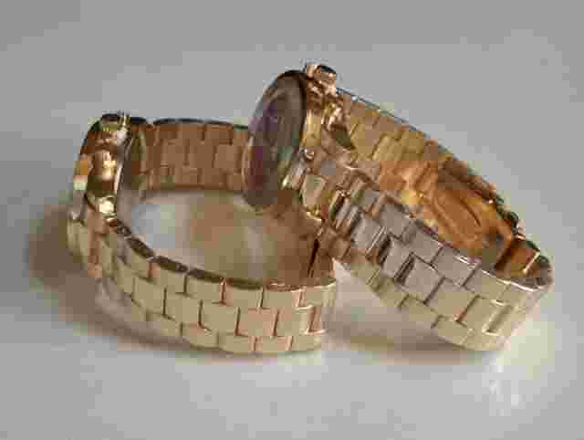 Women's/Girl's Gold Finish With Color Dial Fashion Dressy Boyfriend Watch