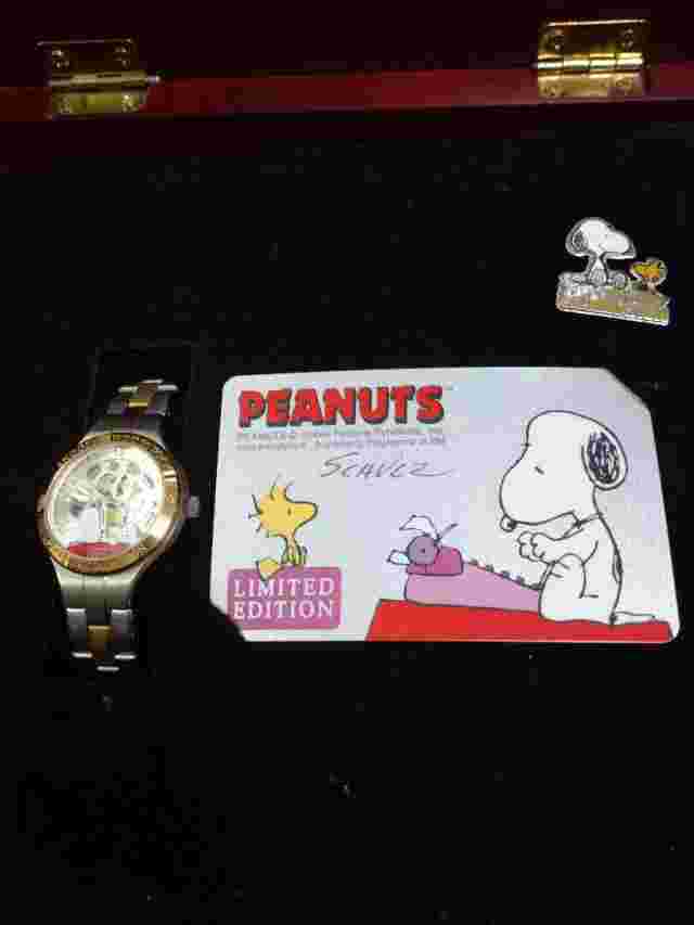 Rare Snoopy watch PEANUTS wooden case