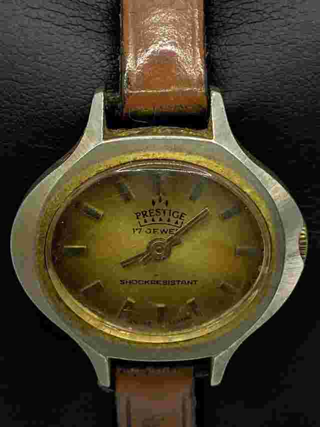 Vintage Prestige 17 Jewels Swiss Made Wristwatch Untested For Repair 28.9mm