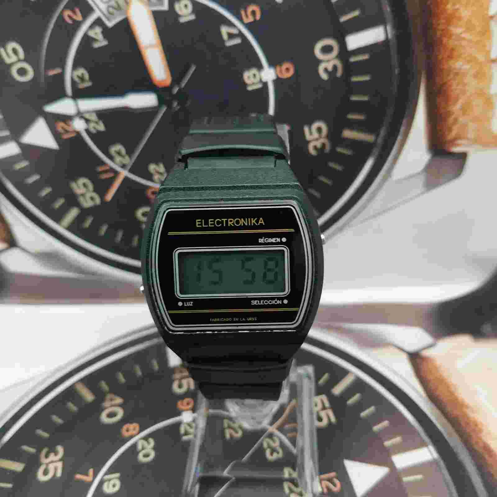 Vintage Watch Elektronika USSR Export Digital LCD Original Retro Soviet Union ☭