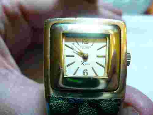 FANTASIA BY MEDANA SWISS MADE * GERMAN BAND WRISTWATCH