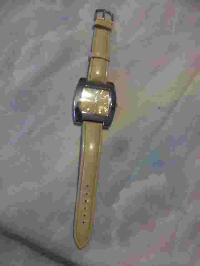 NEW WOMENS MINICCI QUARTZ WRIST WATCH WITH TAN LEATHER STRAP BAND- Lot #18