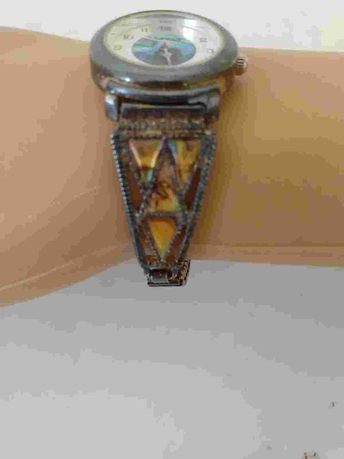 La Gear Vintage Japan Movement Silver Tone Color Stones Bezel Base Watch L G 104