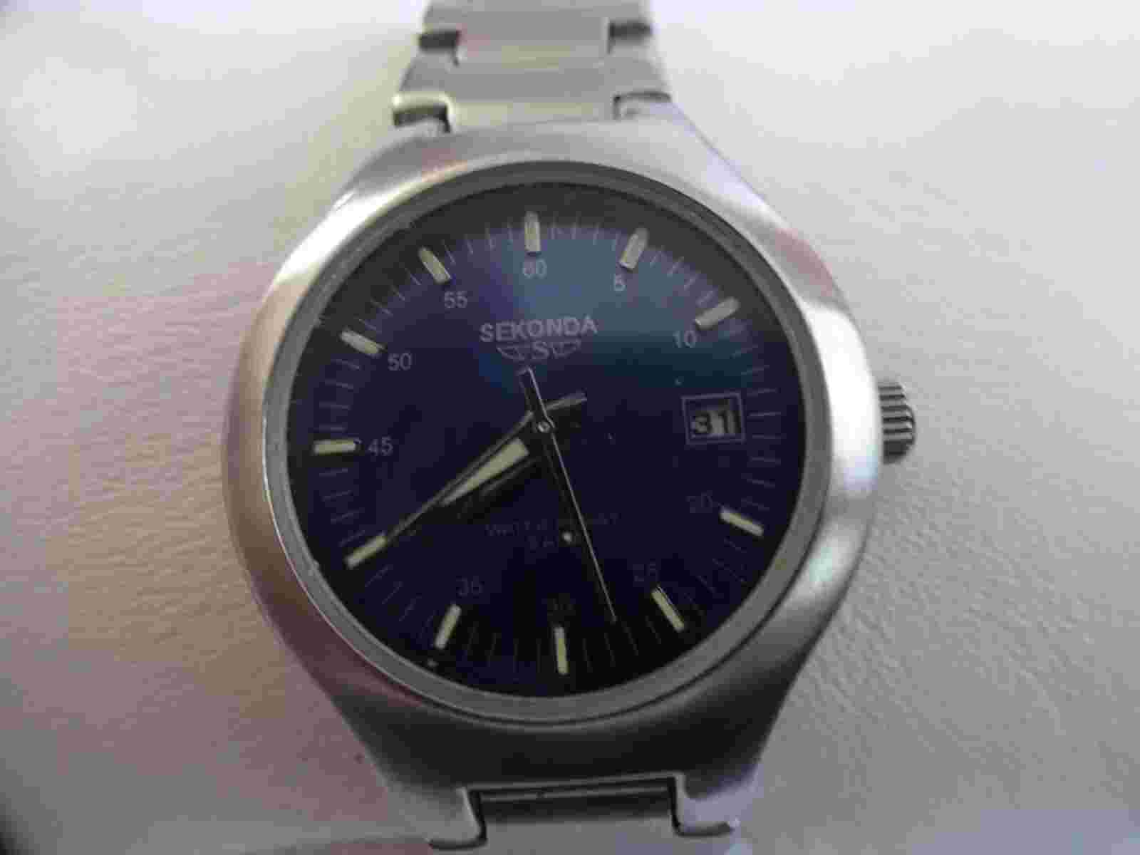 Vintage Seconda Quartz Ladies  Stainless Steel Wristwatch Black Dial 04405