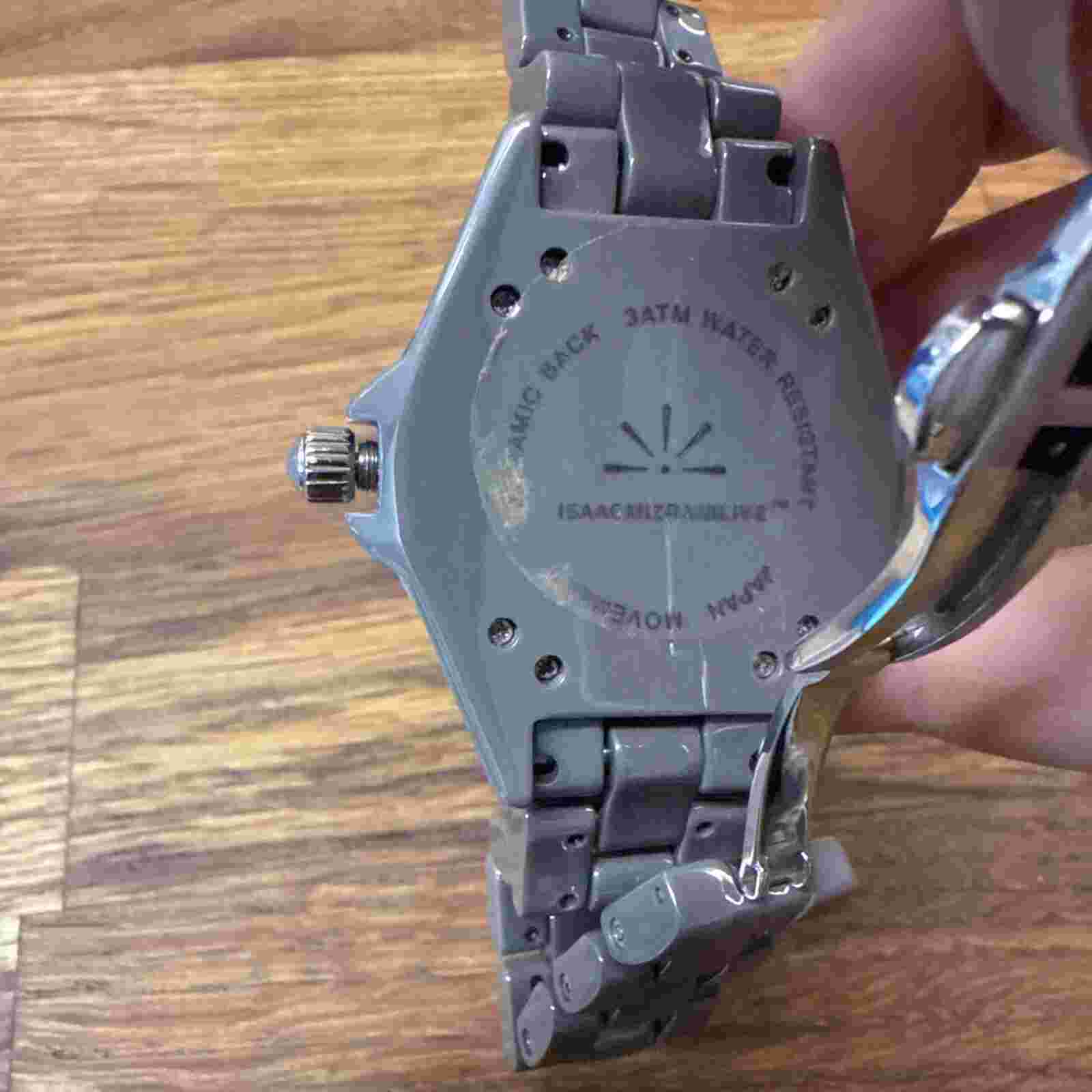 Isaac Mizrahi Live! Ceramic Quartz Analog Women's Watch. New Battery