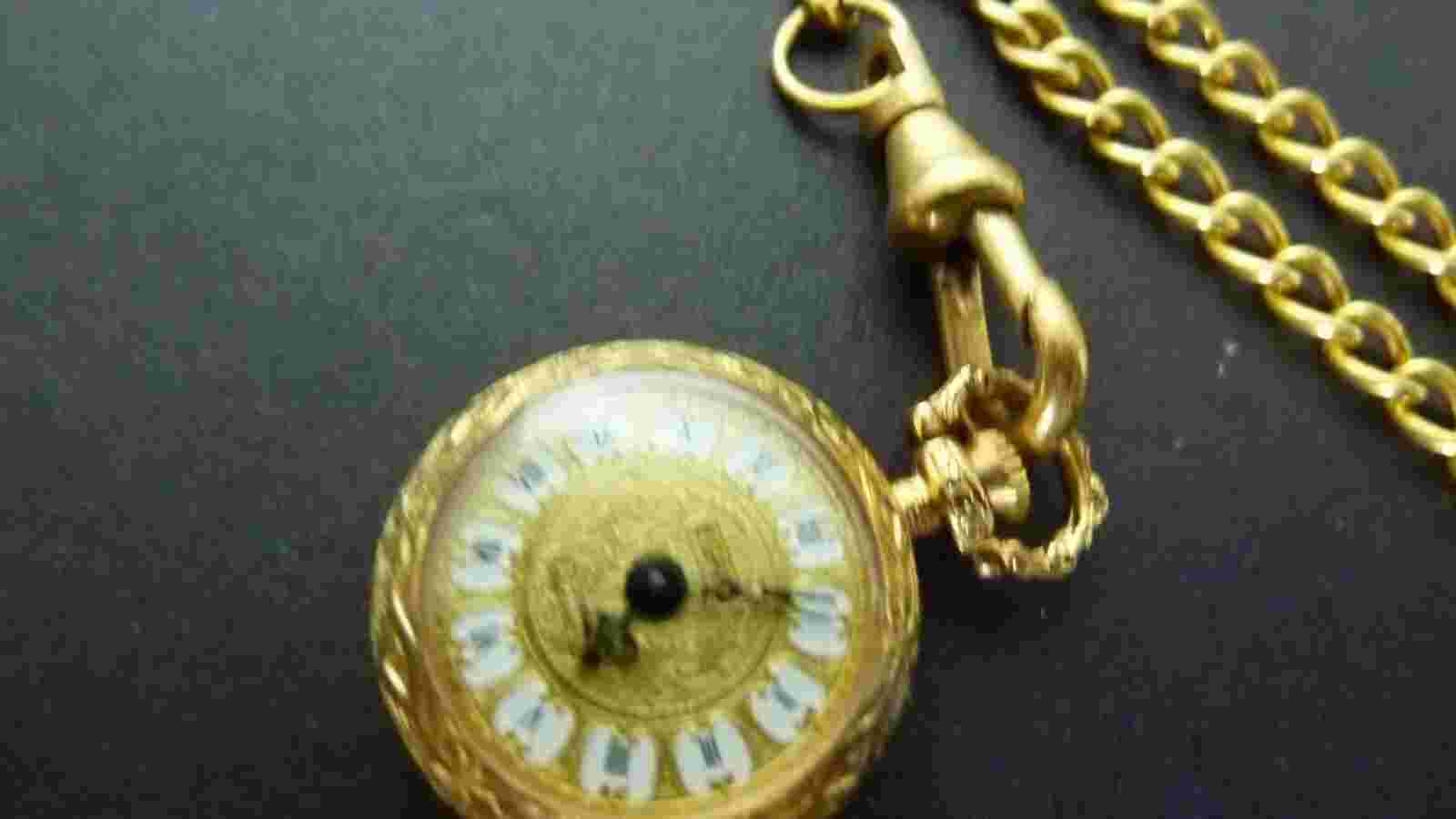 Unisex vintage pocket watch with chain beatiful condition