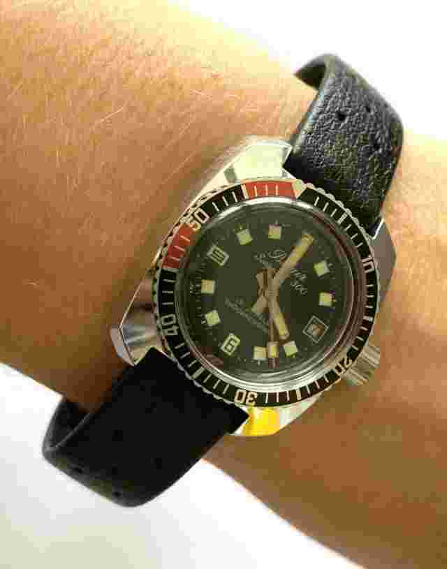 Vintage Diver Belair 21600 Seapearl 300 Mechanical 1560 Date Ladies Watch Runs