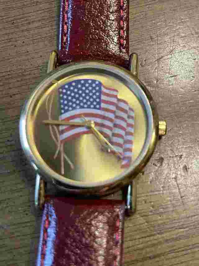 Valdawn American Flag Watch Round Face Gold Tone Case Leather Band New Batt.