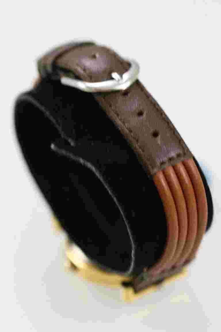 Futura Watch Women Gold Silver Stainless Steel Brown Leather WR Battery Quartz